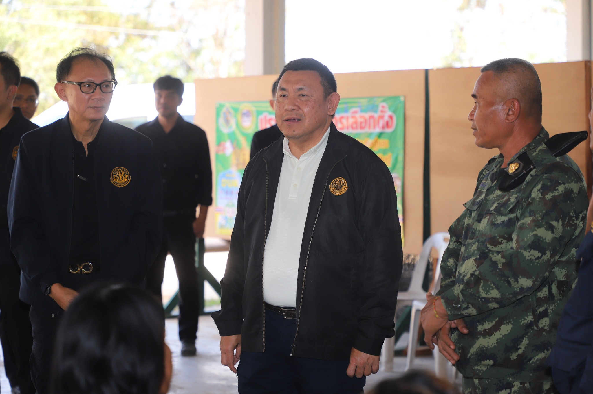 title - เลขาฯ ส.ป.ก. รุดให้กำลังใจพี่น้องเกษตรกรในเขตปฏิรูปที่ดินพื้นที่ชายแดนอุบลฯ ใกล้จุดสู้รบเพียง 7 กม.